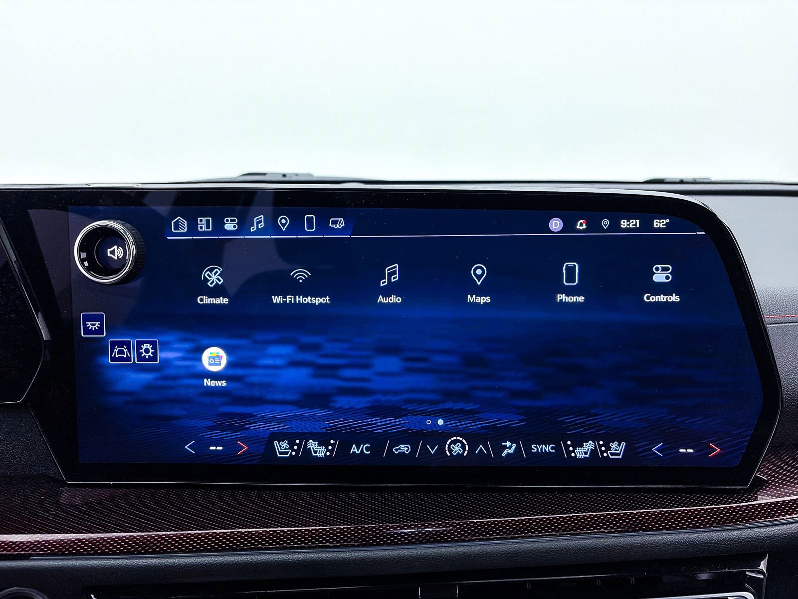 Used 2024 Chevrolet Traverse RS image 25