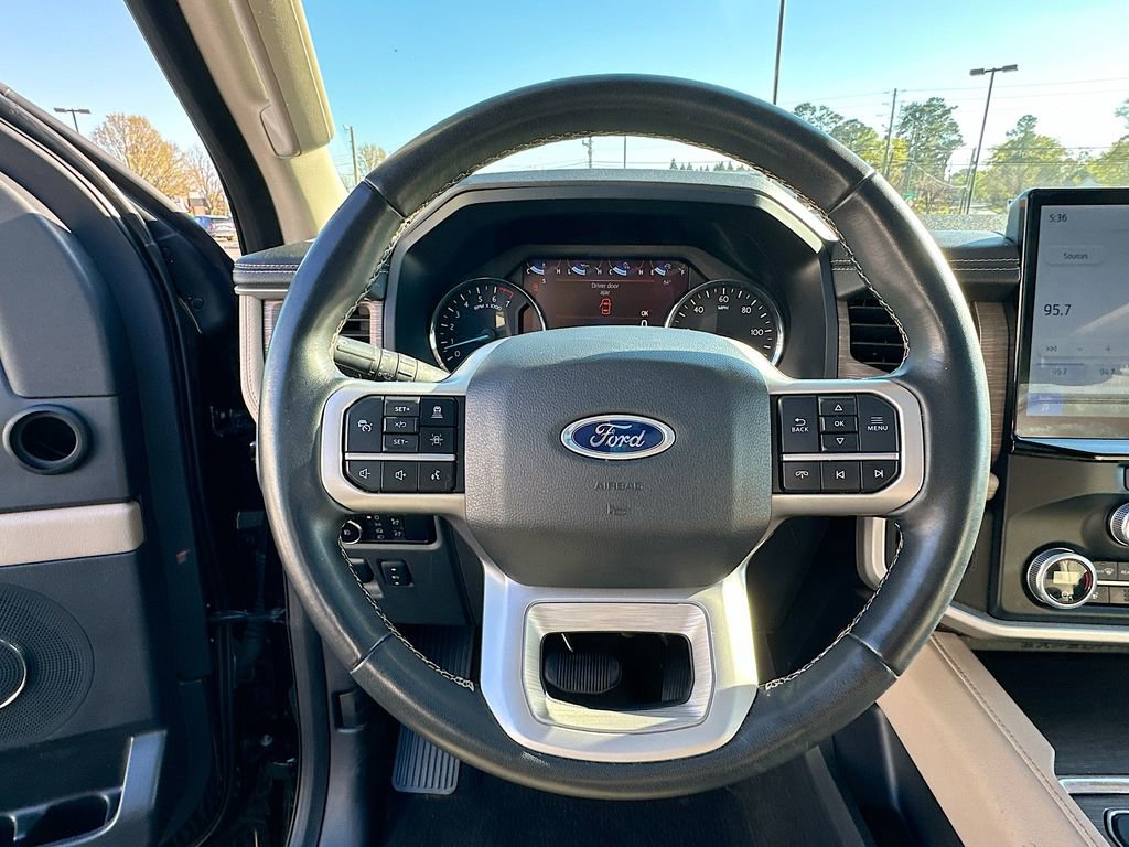 Used 2024 Ford Expedition Limited image 18
