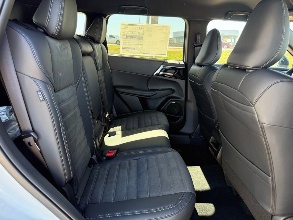 New 2026 Mitsubishi Outlander LE image 25