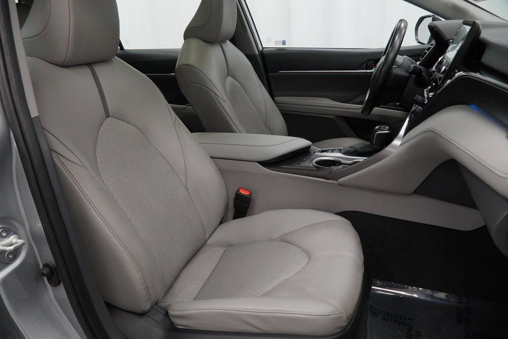 Used 2023 Toyota Camry XLE w/ Cold Weather Package image 47