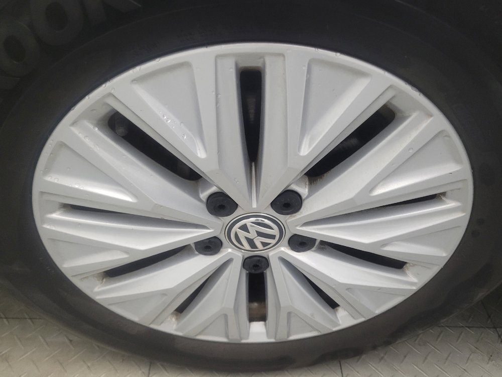 Used 2020 Volkswagen Jetta R-Line FWD image 31