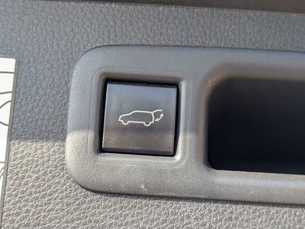 Used 2024 Toyota Highlander XSE image 15