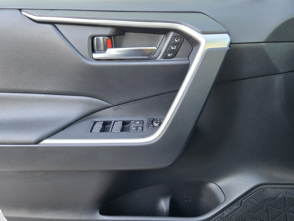 Certified 2023 Toyota RAV4 XLE Premium AWD/4WD image 18