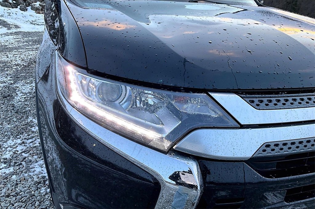 Used 2020 Mitsubishi Outlander SE image 27