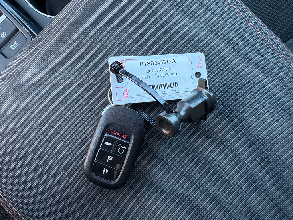 Certified 2024 Honda Pilot Sport image 31