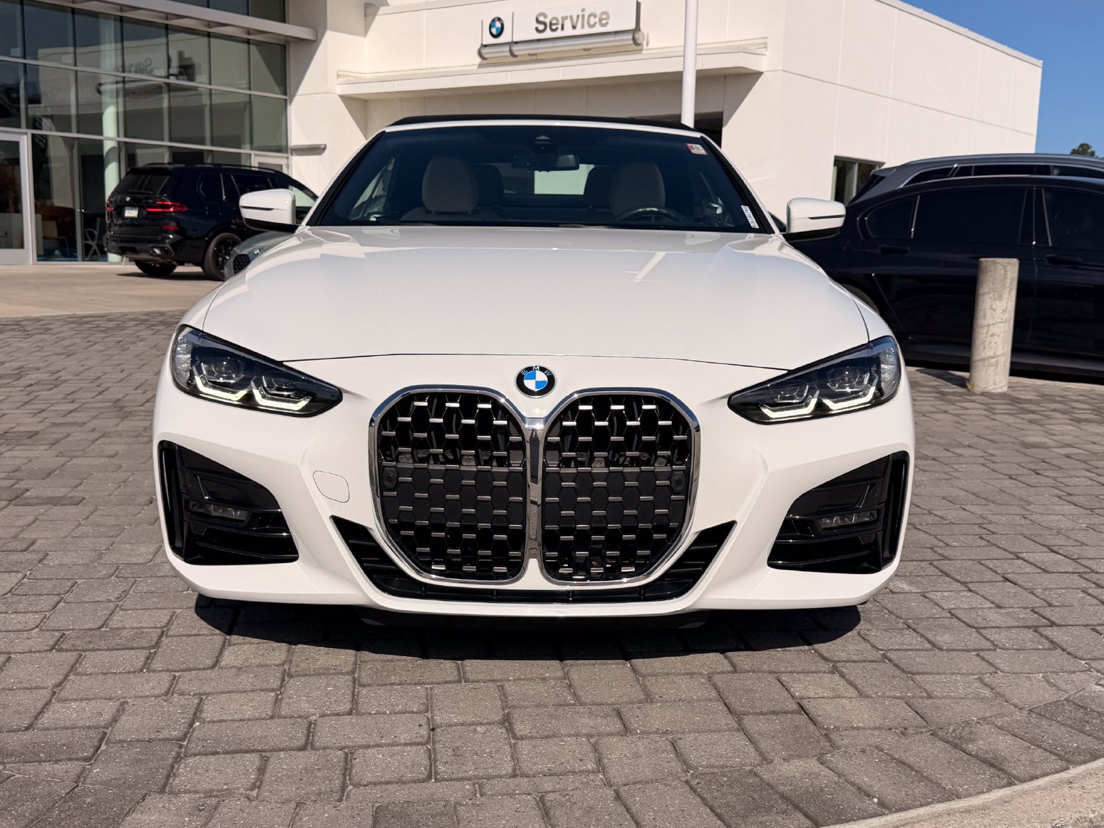 Used 2024 BMW 430i Convertible w/ M Sport Package RWD image 4