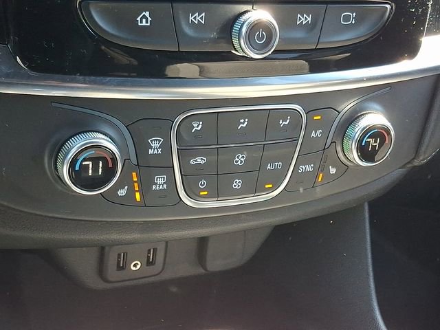 Used 2022 Chevrolet Traverse LT image 16