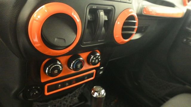 Used 2015 Jeep Wrangler Rubicon w/ Power Convenience Group AWD/4WD image 14