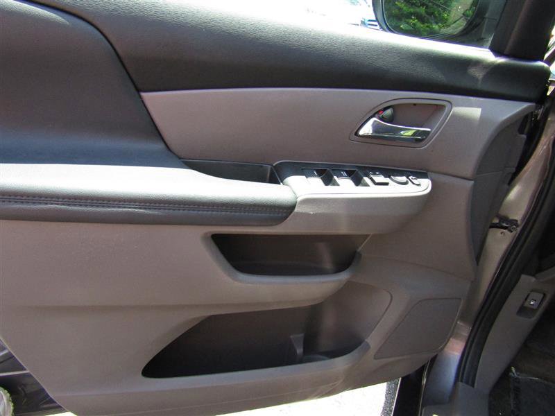 Used 2016 Honda Odyssey SE image 9