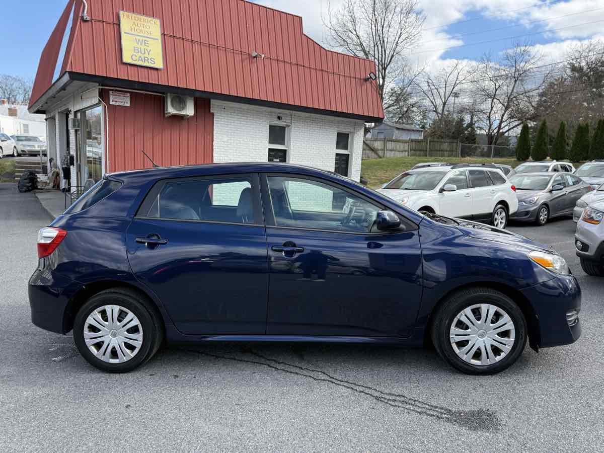 Used 2013 Toyota Matrix L image 9