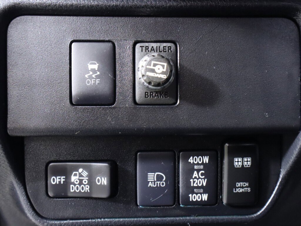 Used 2021 Toyota Tacoma TRD Off-Road image 10