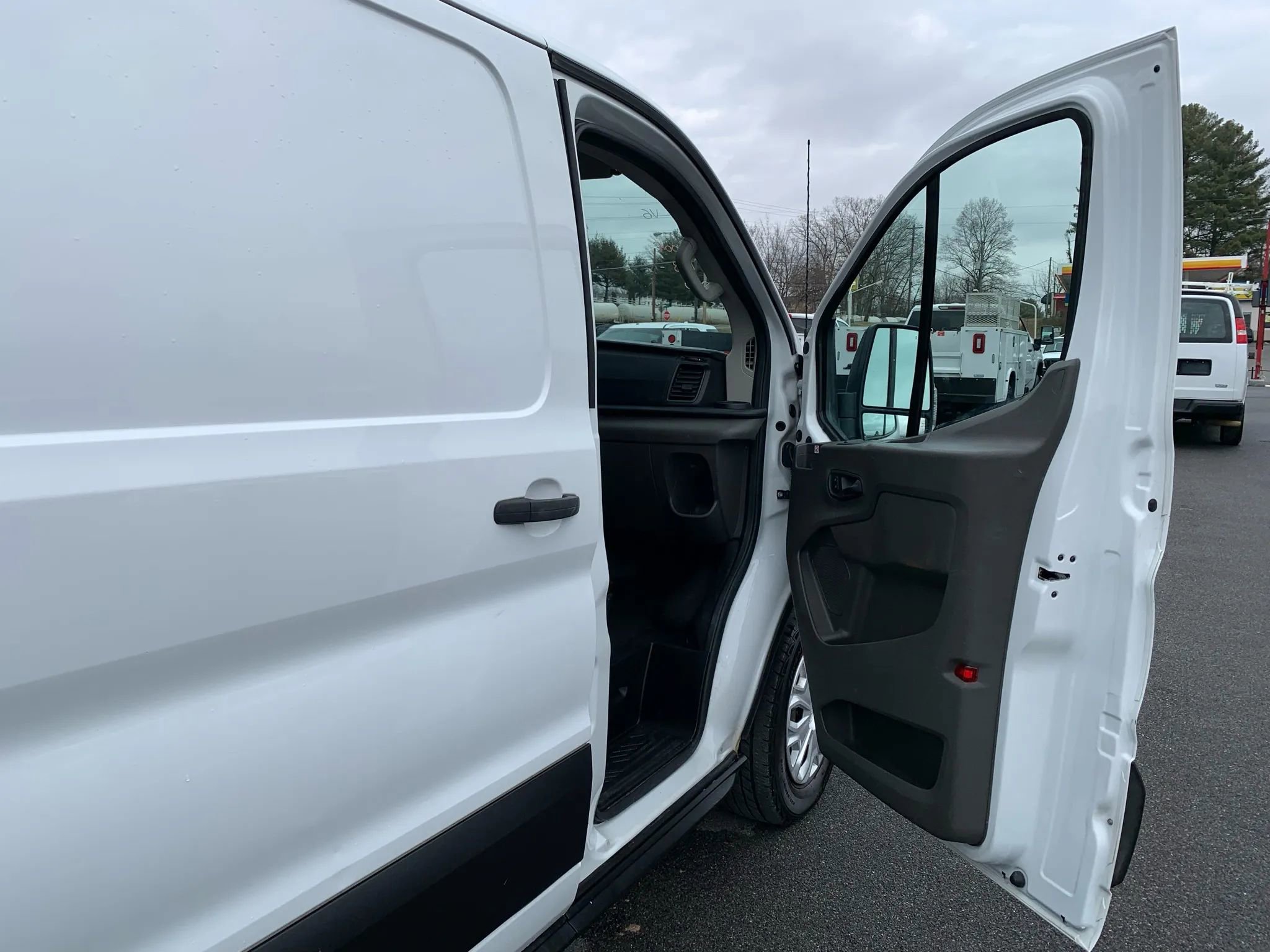 Used 2020 Ford Transit 150 Low Roof w/ Load Area Protection Package RWD image 19