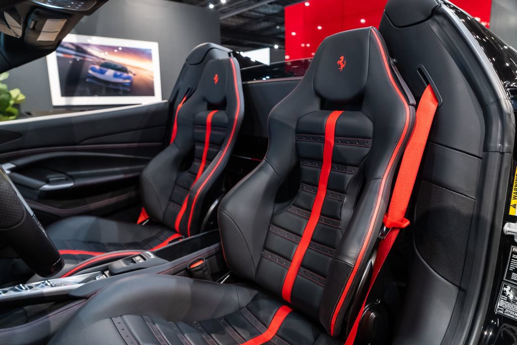 Certified 2023 Ferrari F8 Tributo RWD image 4