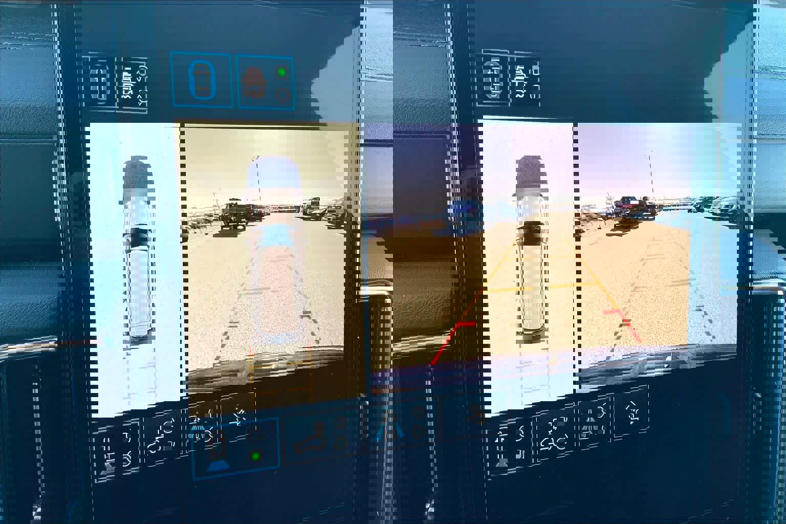 Used 2025 GMC Yukon Denali image 27