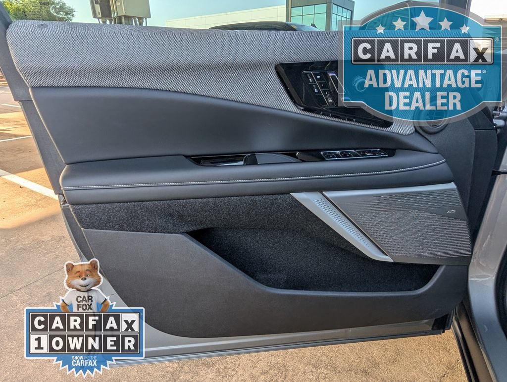 Used 2025 Cadillac Optiq Sport 1 AWD/4WD image 17