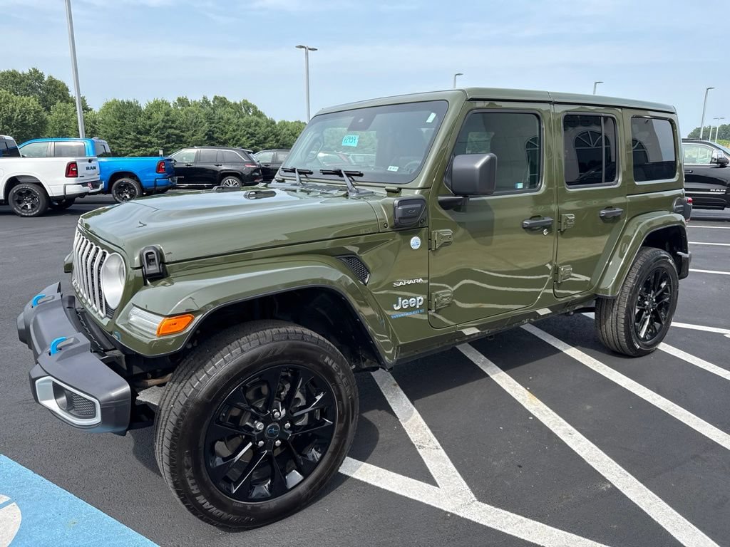 Used 2024 Jeep Wrangler Unlimited Sahara w/ Safety Group AWD/4WD image 4