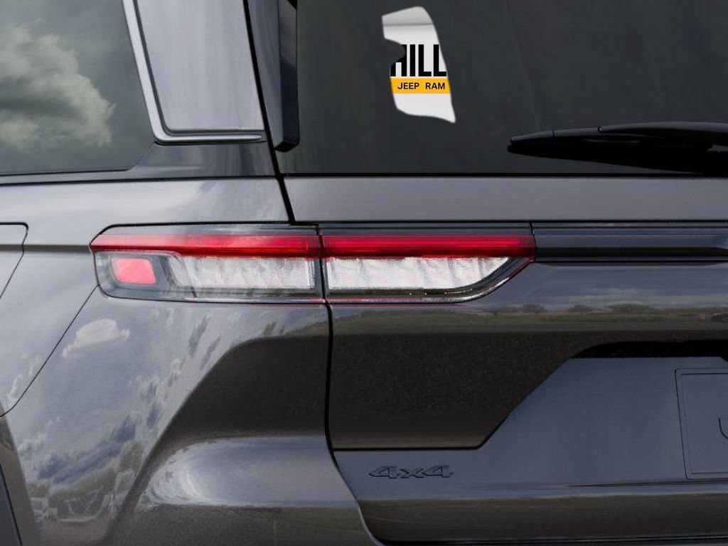 New 2026 Jeep Grand Cherokee Altitude AWD/4WD image 9