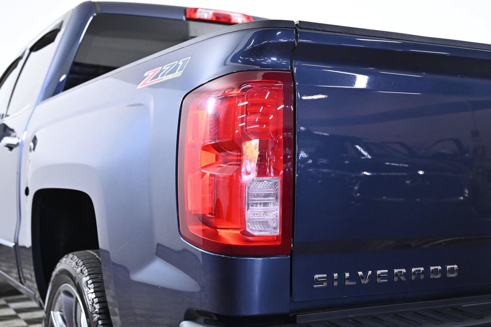 Used 2018 Chevrolet Silverado 1500 LTZ Z71 w/ Centennial Edition AWD/4WD image 8