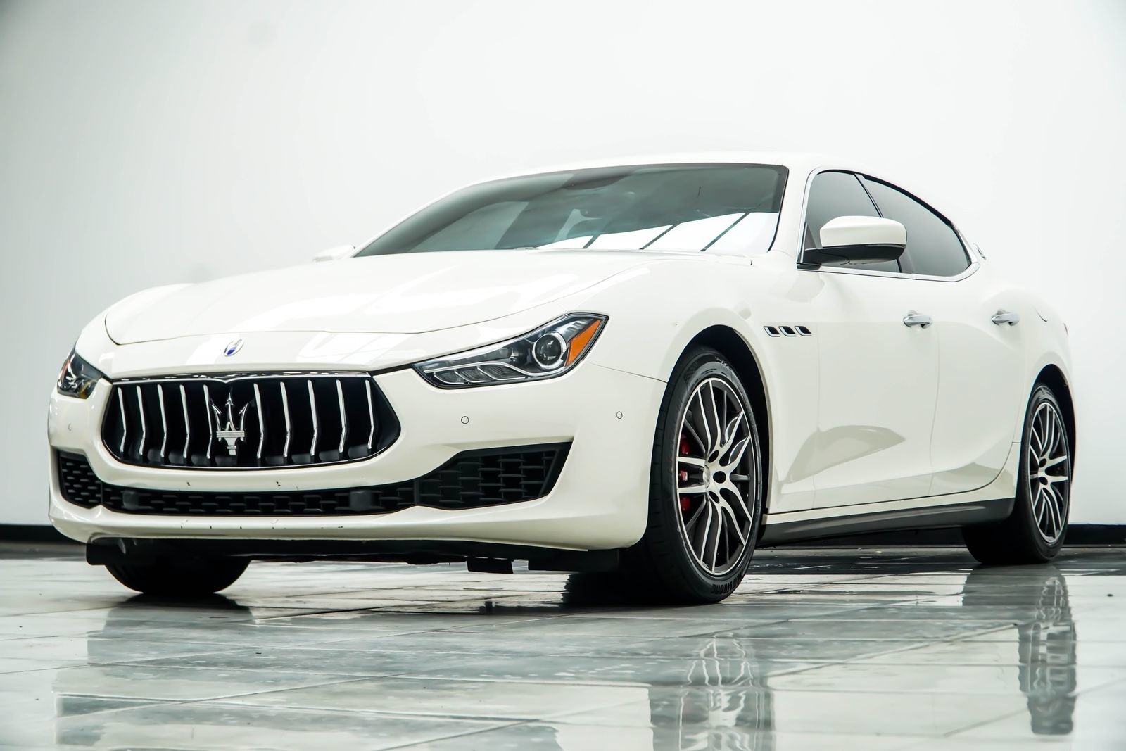 Used 2019 Maserati Ghibli S Q4 AWD/4WD image 9