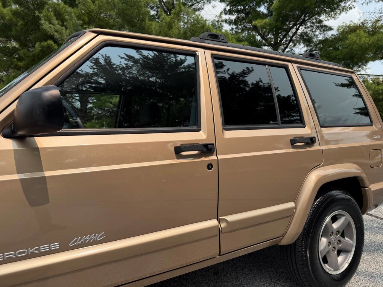 Used 1999 Jeep Cherokee Classic image 16