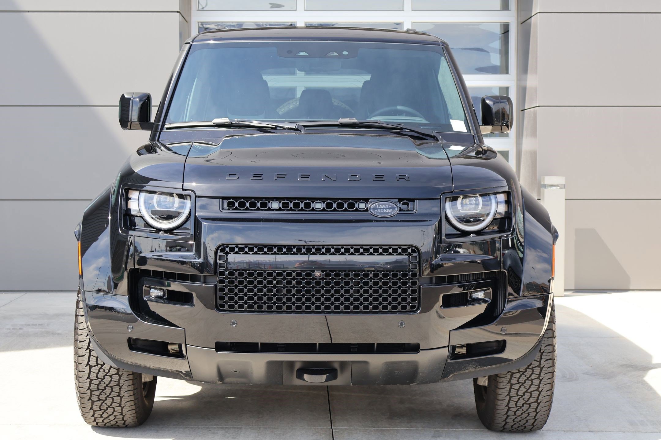 New 2026 Land Rover Defender 110 OCTA image 2