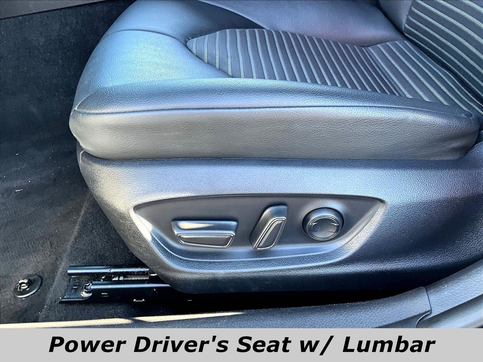 Used 2023 Toyota Camry SE FWD image 35
