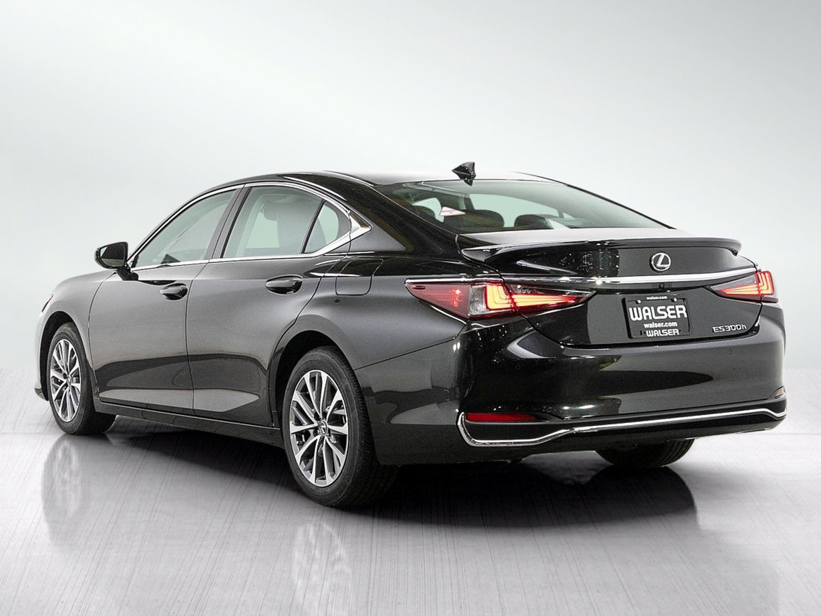 Used 2025 Lexus ES 300h FWD image 3