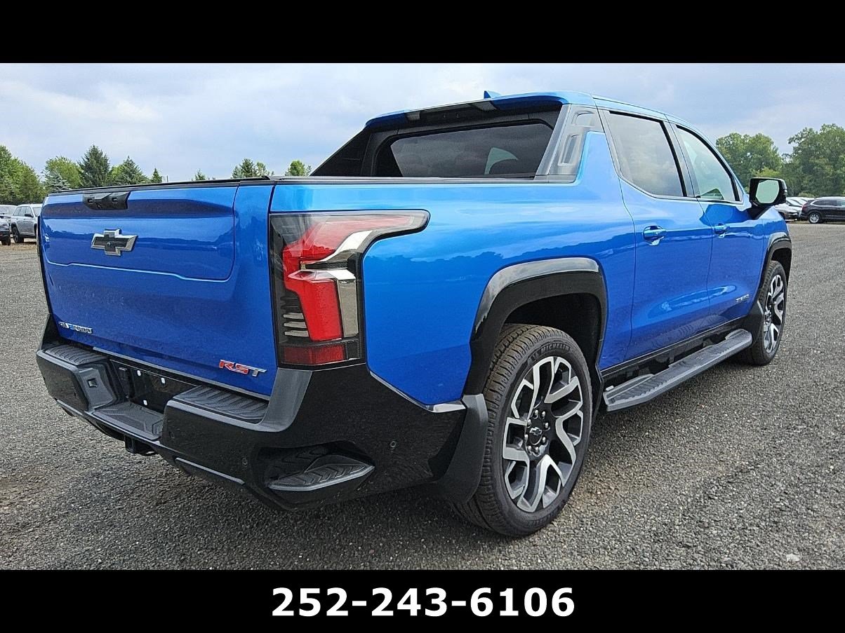 Used 2025 Chevrolet Silverado EV RST AWD/4WD image 3