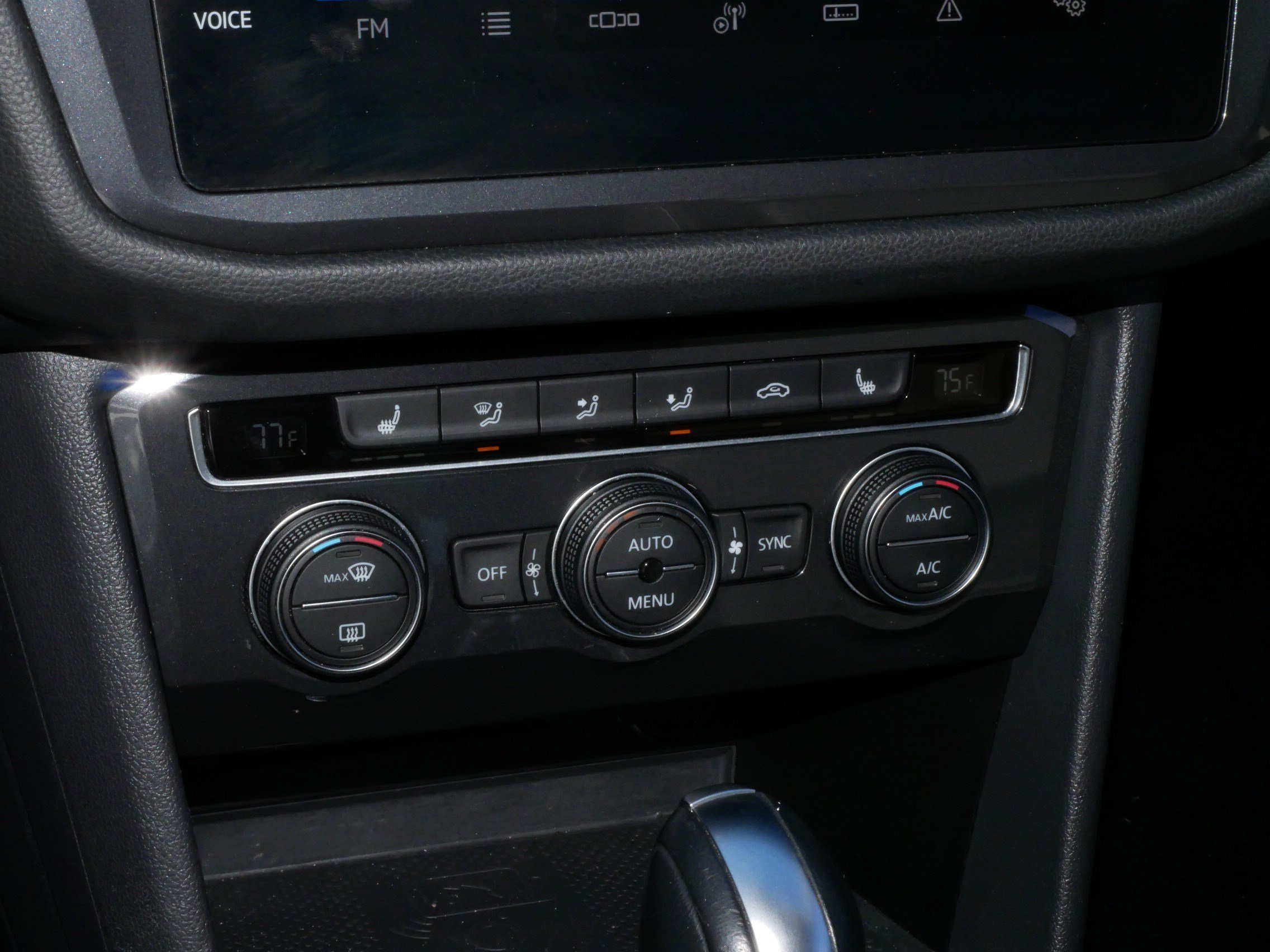 Used 2021 Volkswagen Tiguan SE image 23