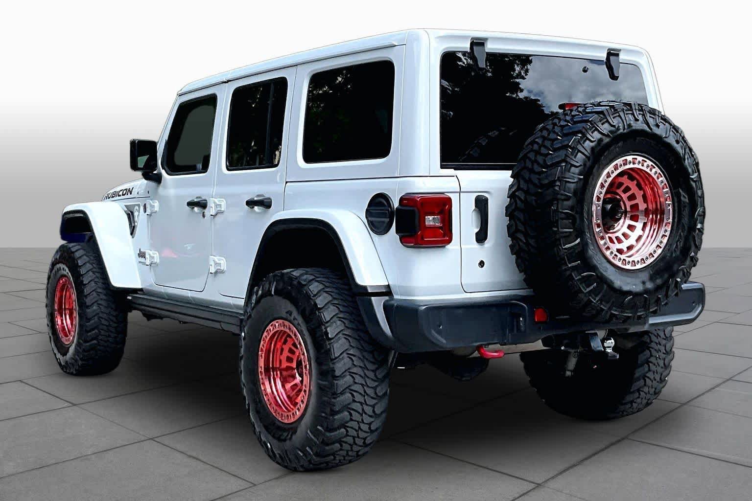 Used 2020 Jeep Wrangler Unlimited Rubicon w/ LED Lighting Group AWD/4WD image 11