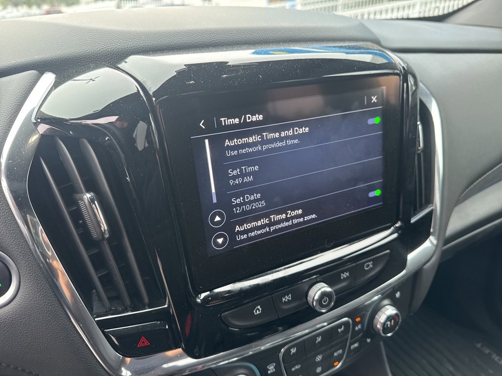 Used 2023 Chevrolet Traverse High Country image 11