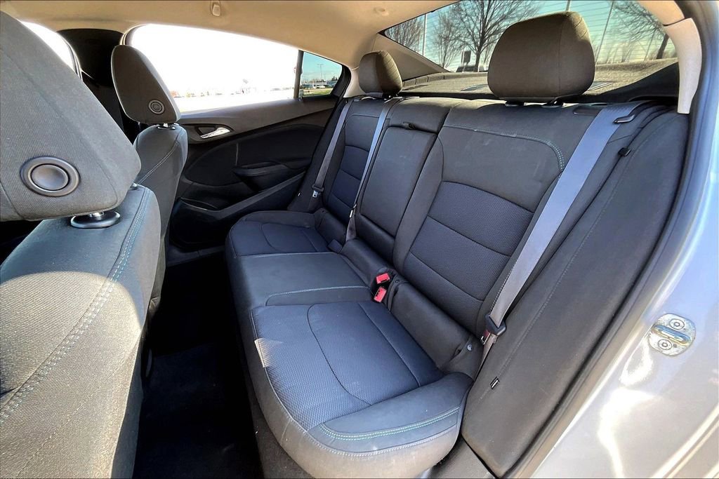 Used 2016 Chevrolet Cruze LT w/ LT Convenience Package image 31