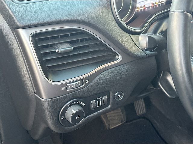 Used 2021 Jeep Cherokee Latitude Lux w/ Comfort/Convenience Group AWD/4WD image 11