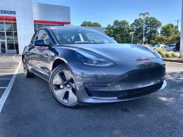 Used 2023 Tesla Model 3 Standard Range RWD image 2