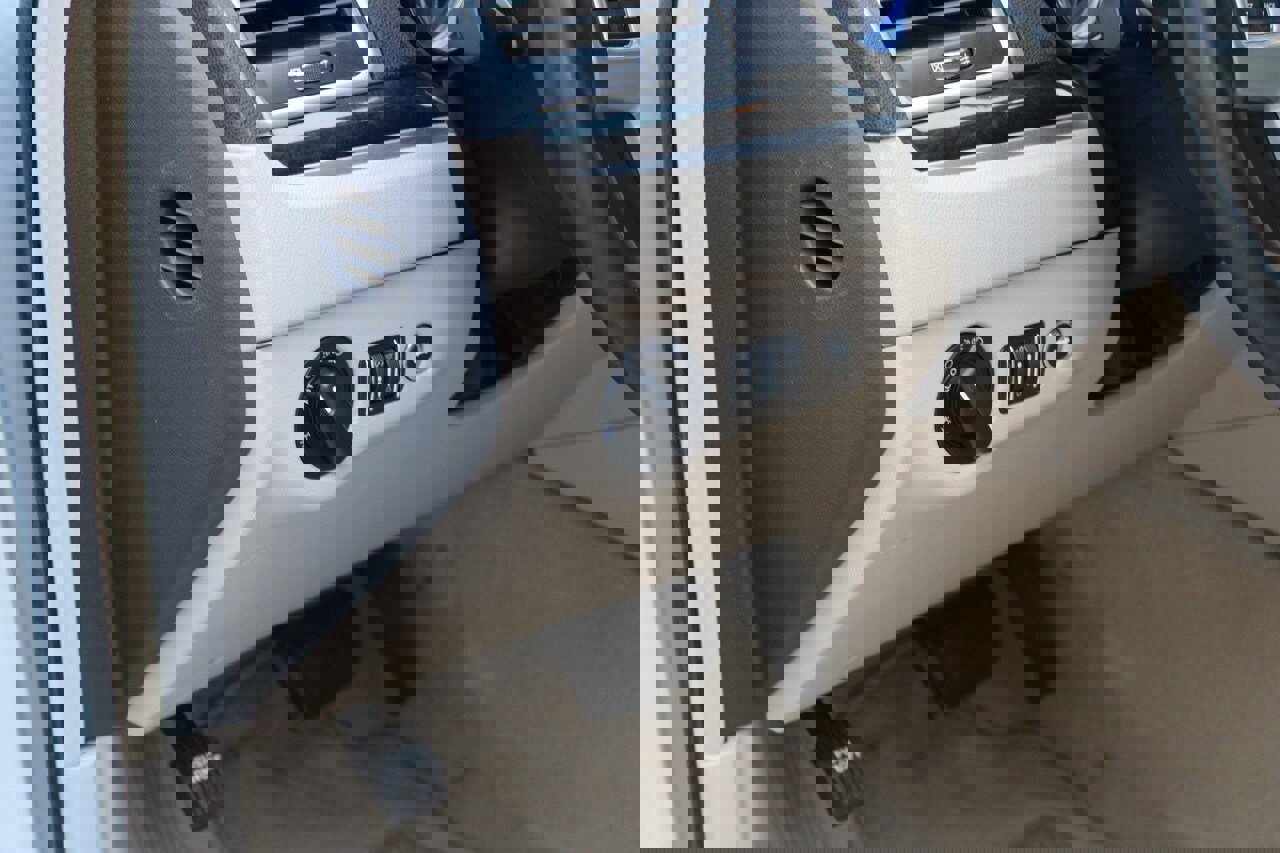 Used 2013 Chrysler 300 image 20