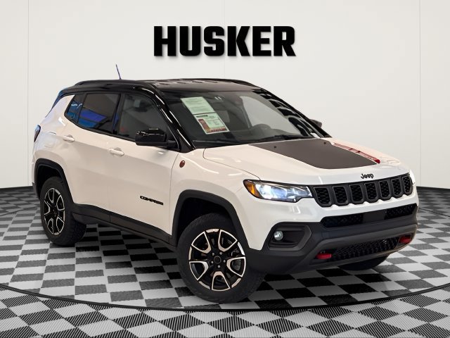 Used 2025 Jeep Compass Trailhawk