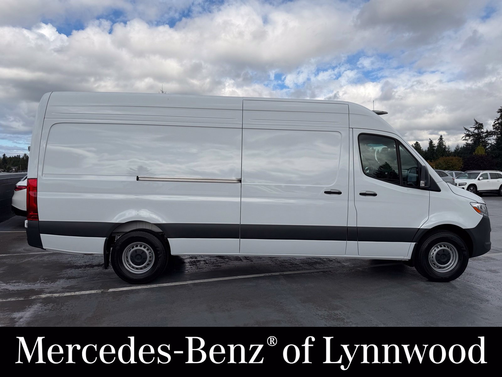 Used 2025 Mercedes-Benz Sprinter 2500 image 5
