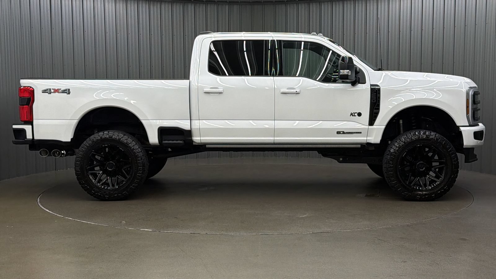 Used 2026 Ford F250 Platinum AWD/4WD image 6