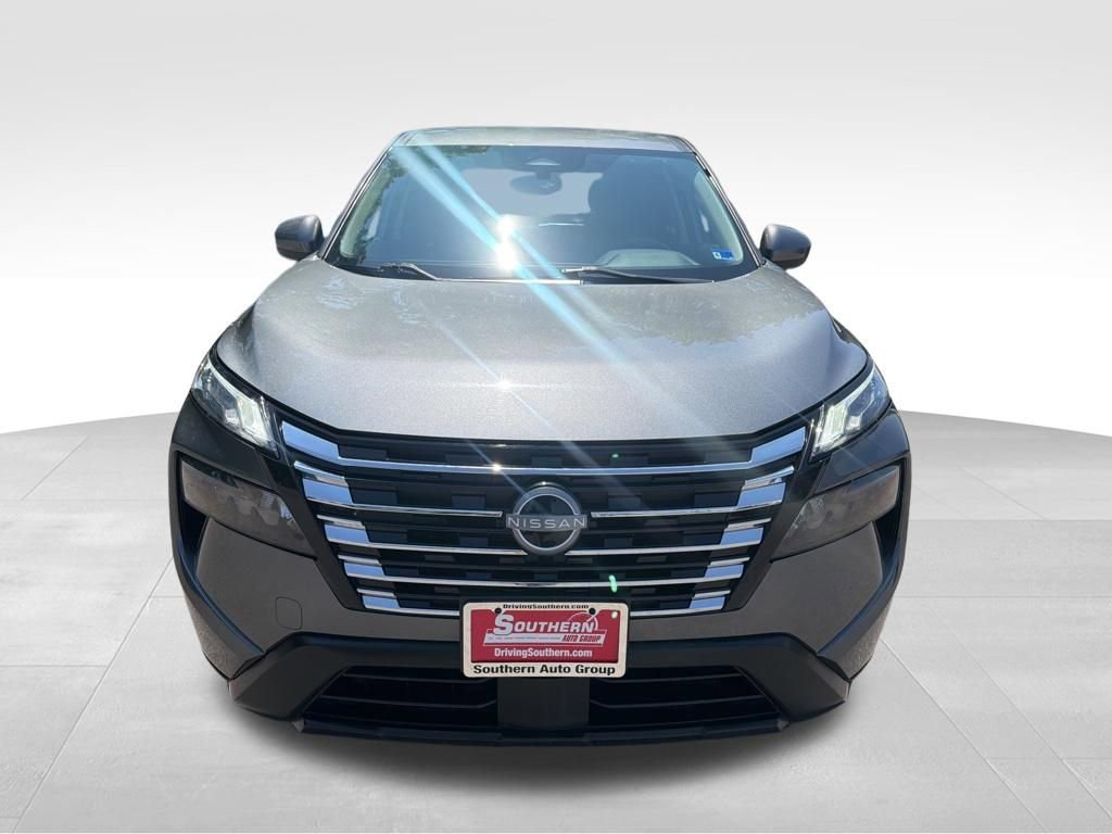 Used 2024 Nissan Rogue SV AWD/4WD image 9