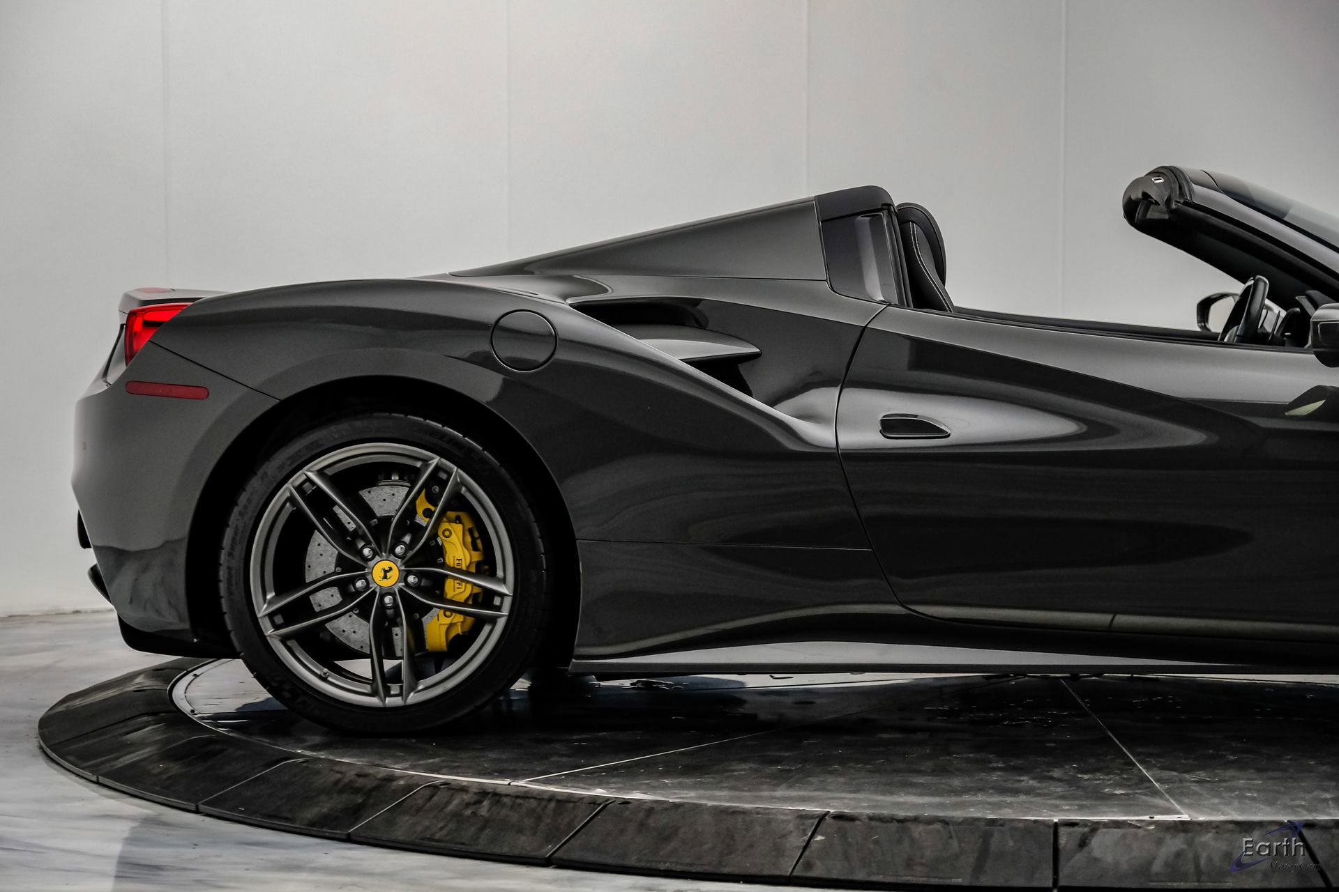 Used 2018 Ferrari 488 Spider RWD image 29