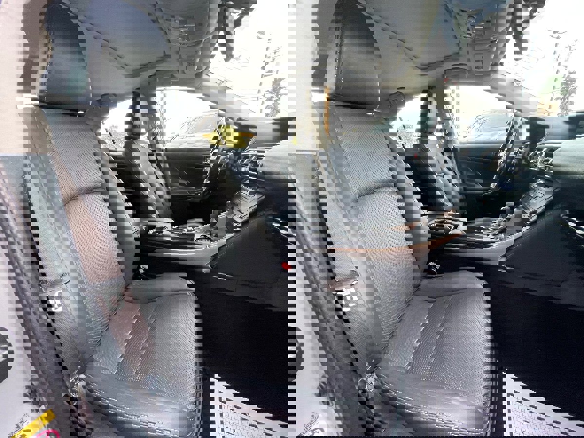 Used 2016 Lexus IS 200t w/ Luxury Package image 13