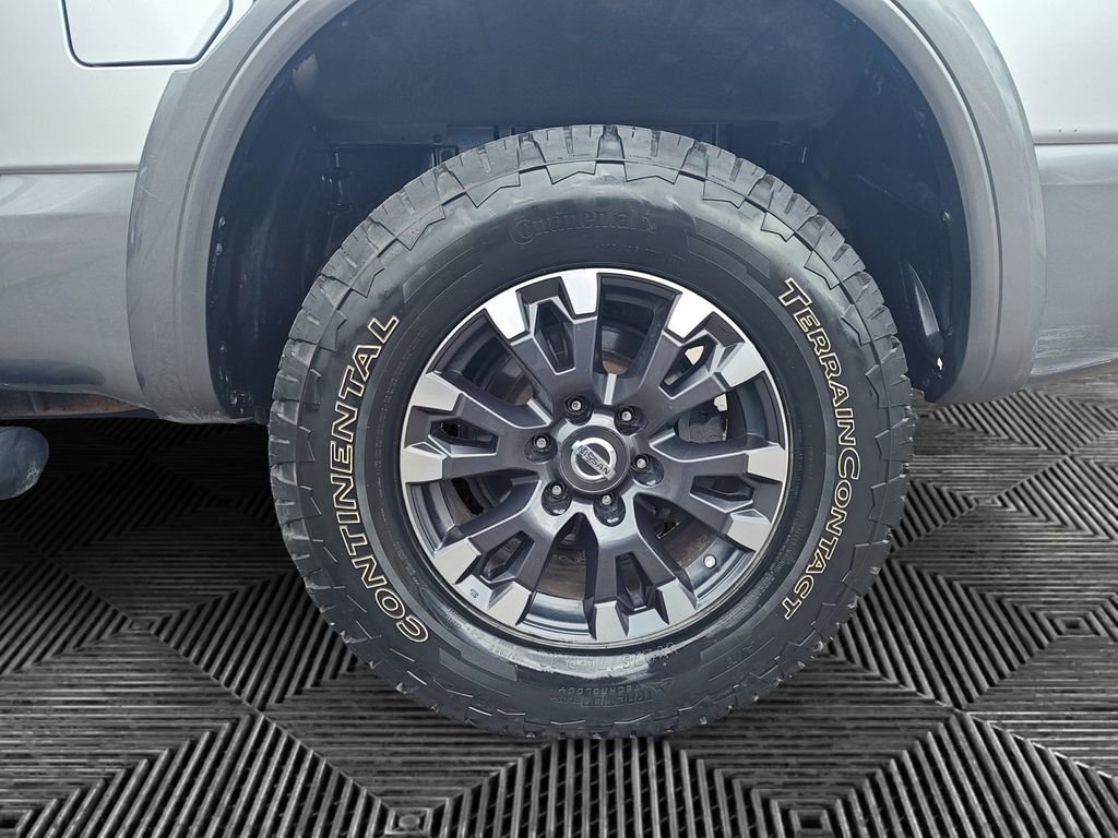 Used 2018 Nissan Titan PRO-4X image 14