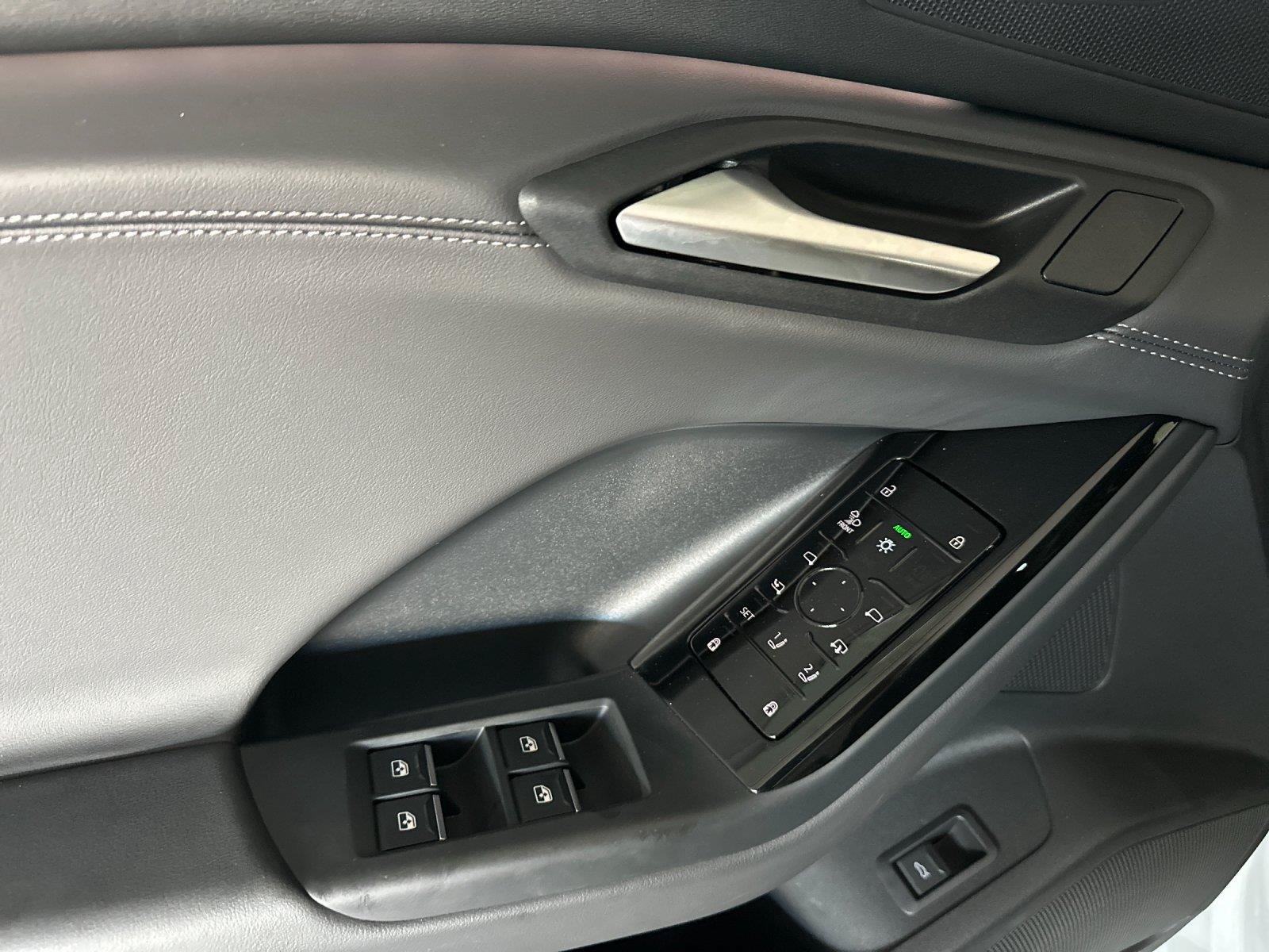 Certified 2025 Audi Q6 e-tron Premium Plus AWD/4WD image 11