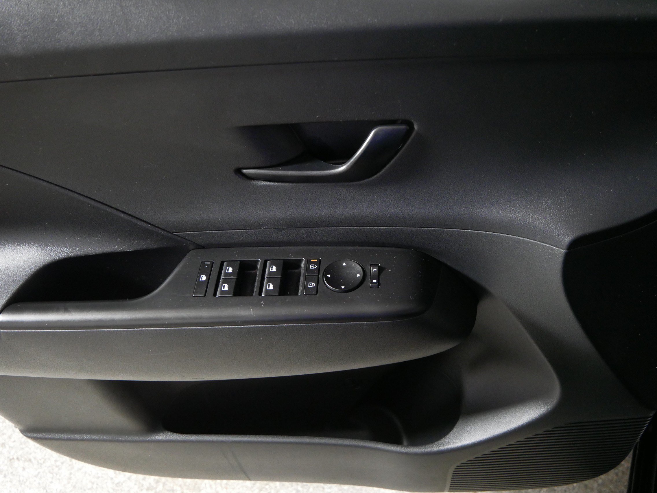 Used 2025 Hyundai Kona SEL AWD/4WD image 19