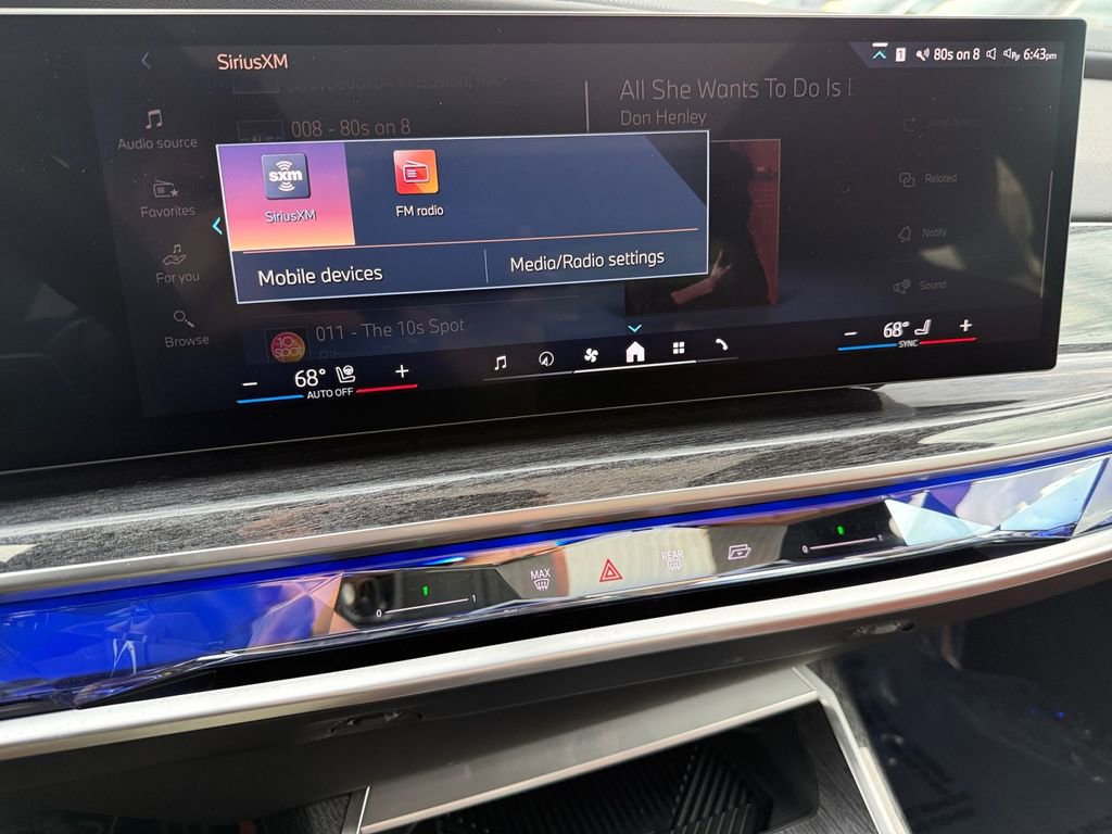 Certified 2026 BMW 750e xDrive AWD/4WD image 23
