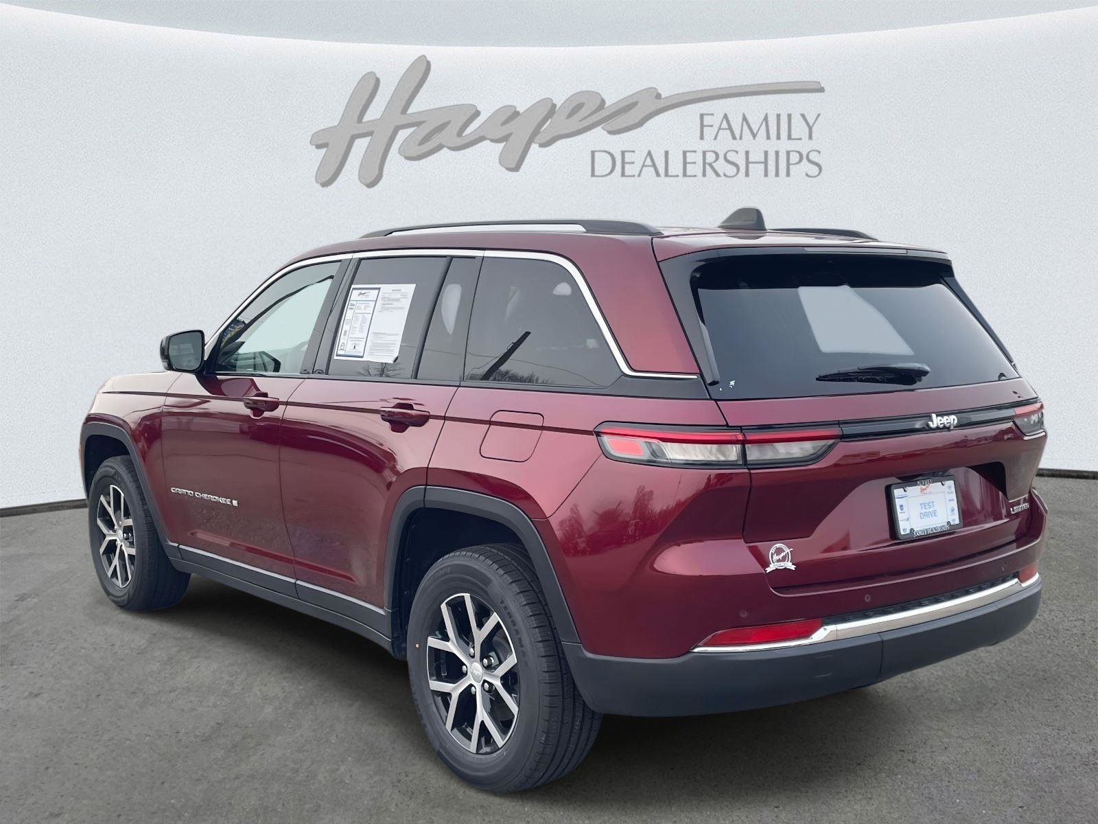 Used 2023 Jeep Grand Cherokee Limited image 5