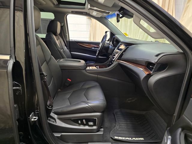 Used 2016 Cadillac Escalade Premium image 39