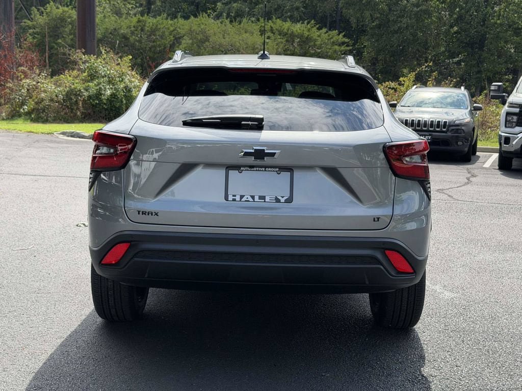 New 2026 Chevrolet Trax LT w/ Driver Confidence Package FWD image 21