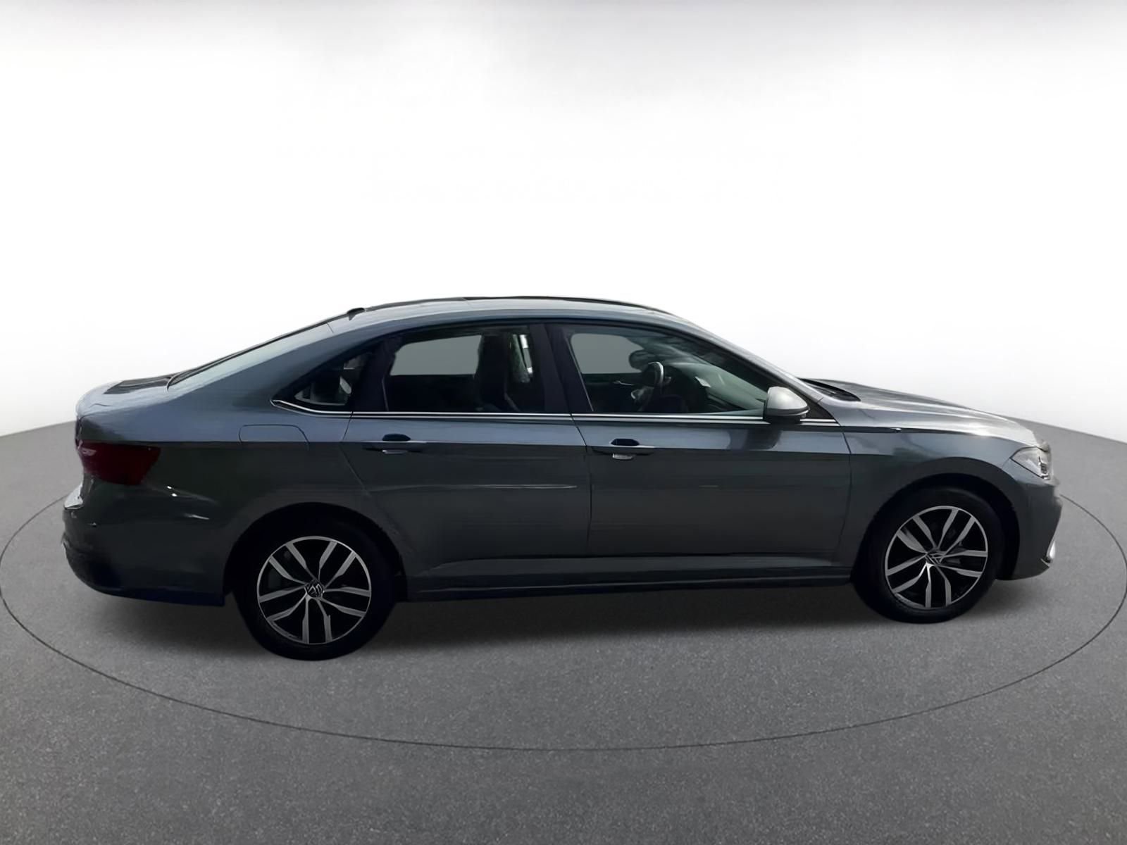 Used 2025 Volkswagen Jetta SE image 21