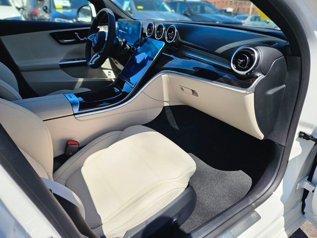 New 2026 Mercedes-Benz C 300 4MATIC Sedan image 9
